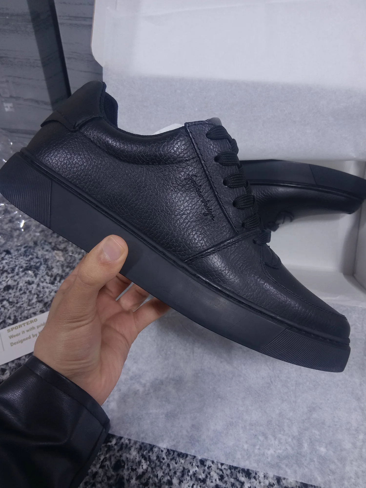 حذاء من الجلد الطبيعي Sportero