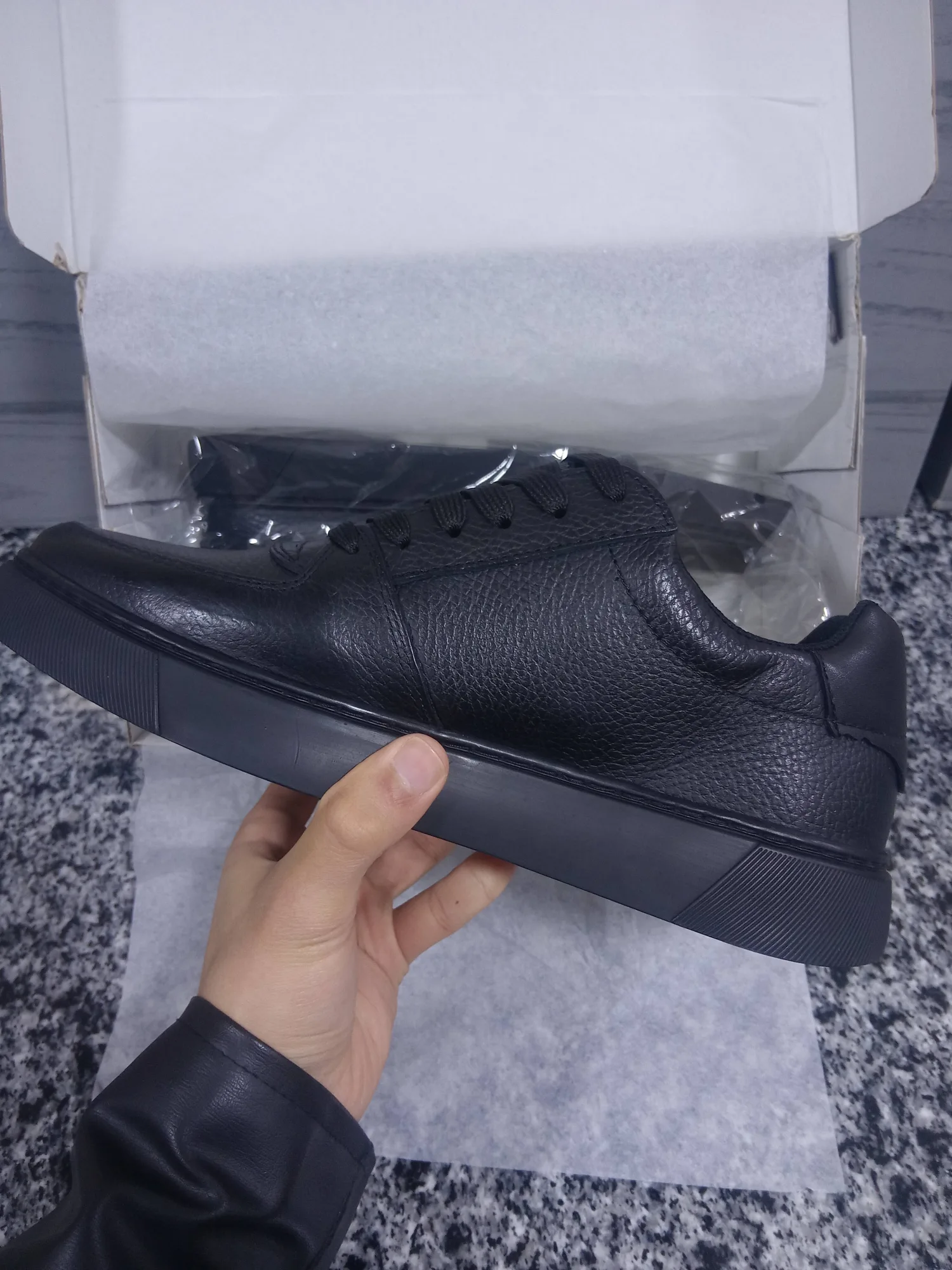 حذاء من الجلد الطبيعي Sportero